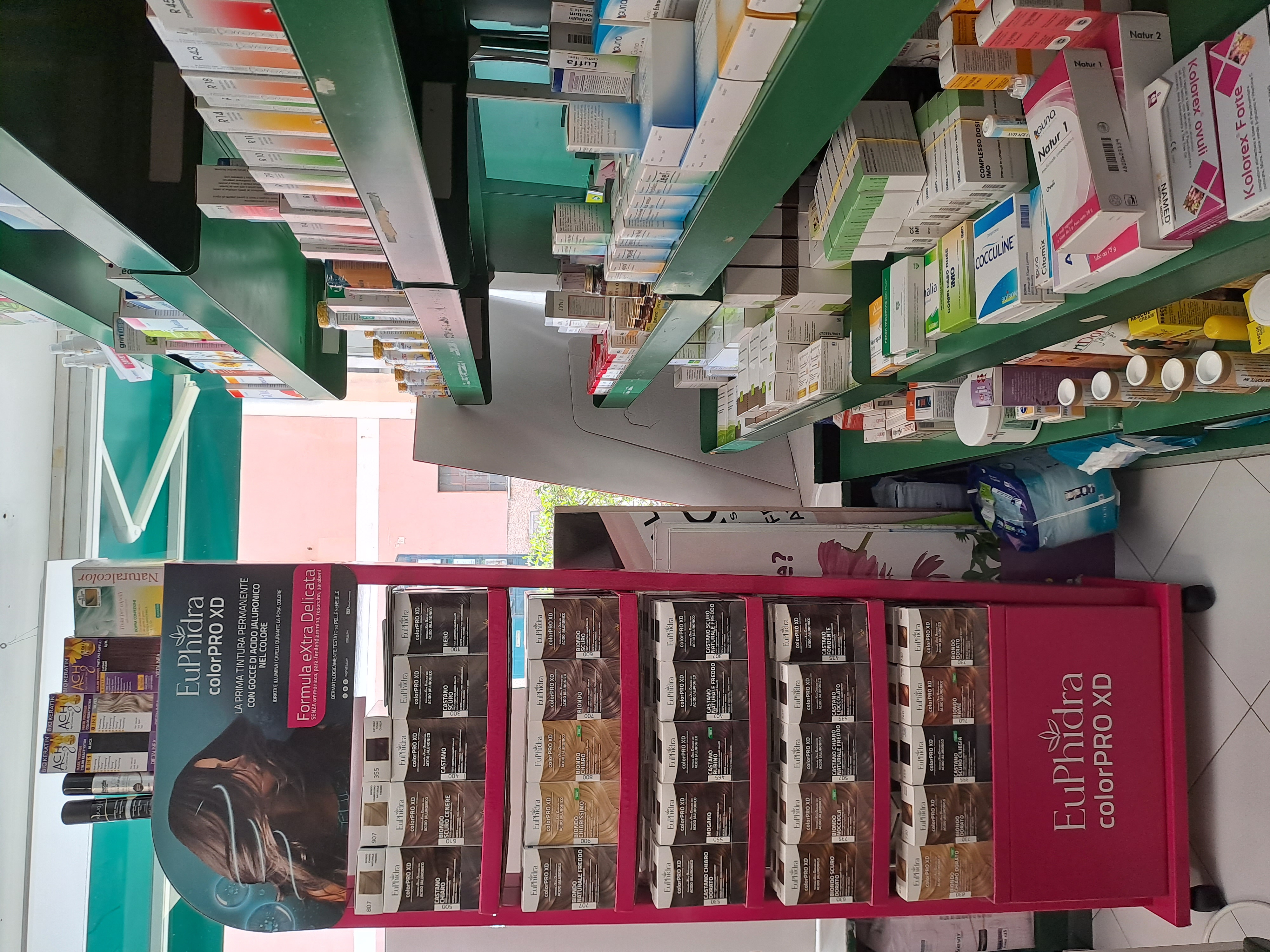 Farmacia Sant'Ilario Genova Nervi Scaffali 2